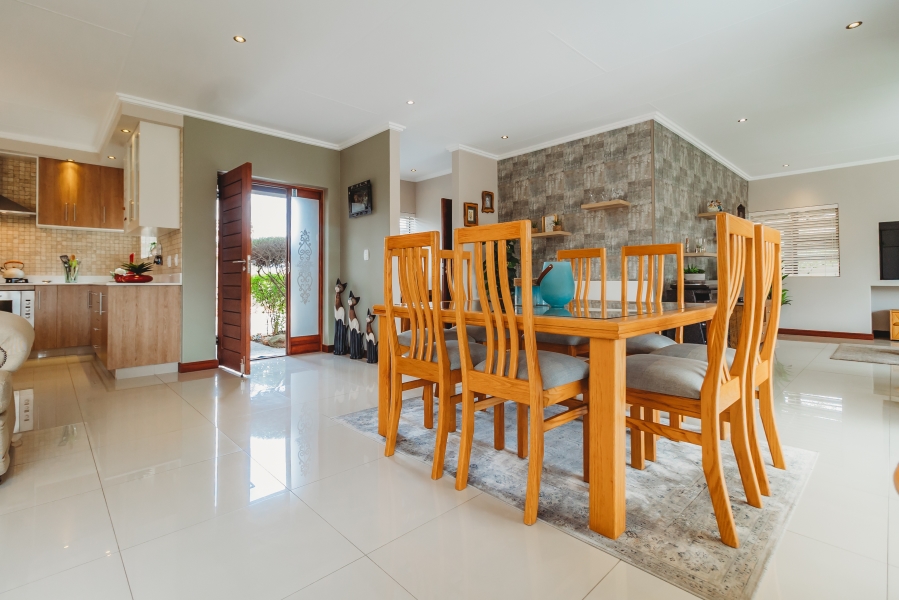4 Bedroom Property for Sale in Earls Court Lifestyle Estate Western Cape